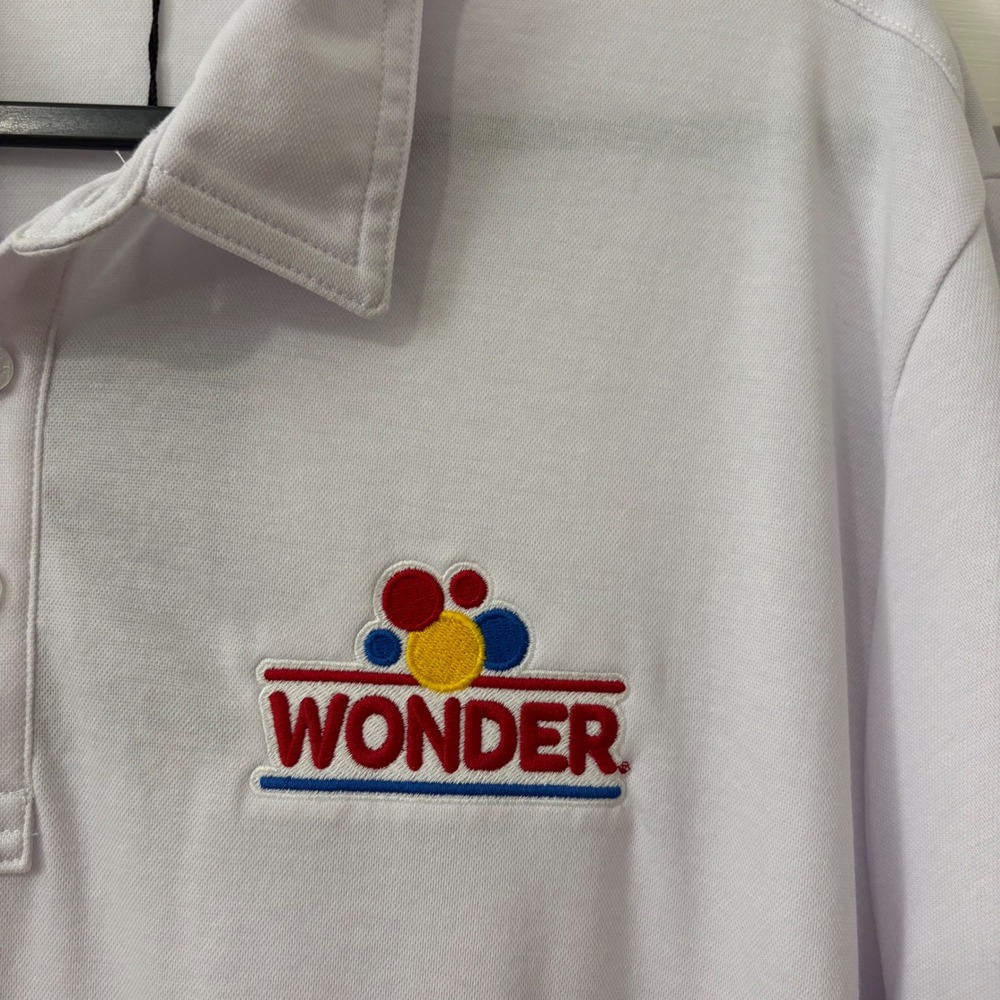 Travis Mathew Polo Shirt Mens XL White Cotton Wonder Bread Logo Golf Sporty New - Picture 4 of 7